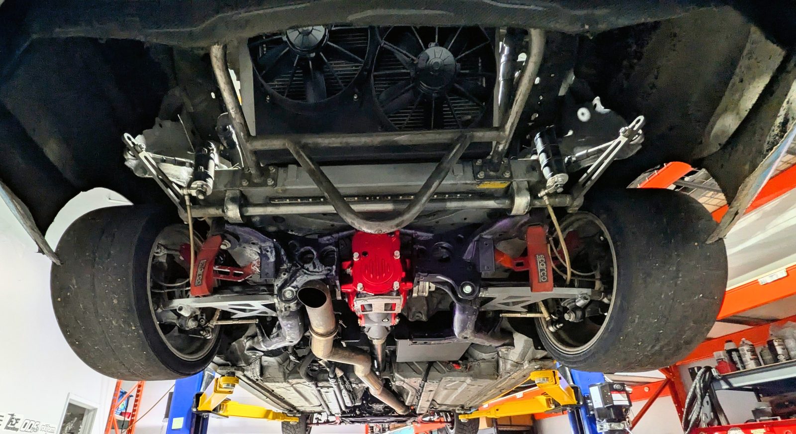 Drift Audi underside — chassis, differential and cooling